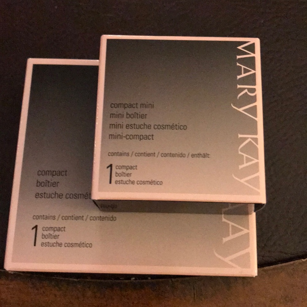 Mary Kay compact and compact mini